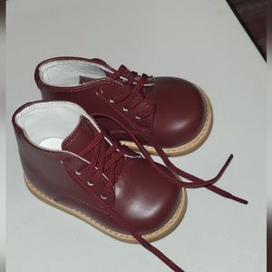 EUC JOSMO Unisex-Child Logan Walker (Infant/Toddler) First Shoe - Size 2